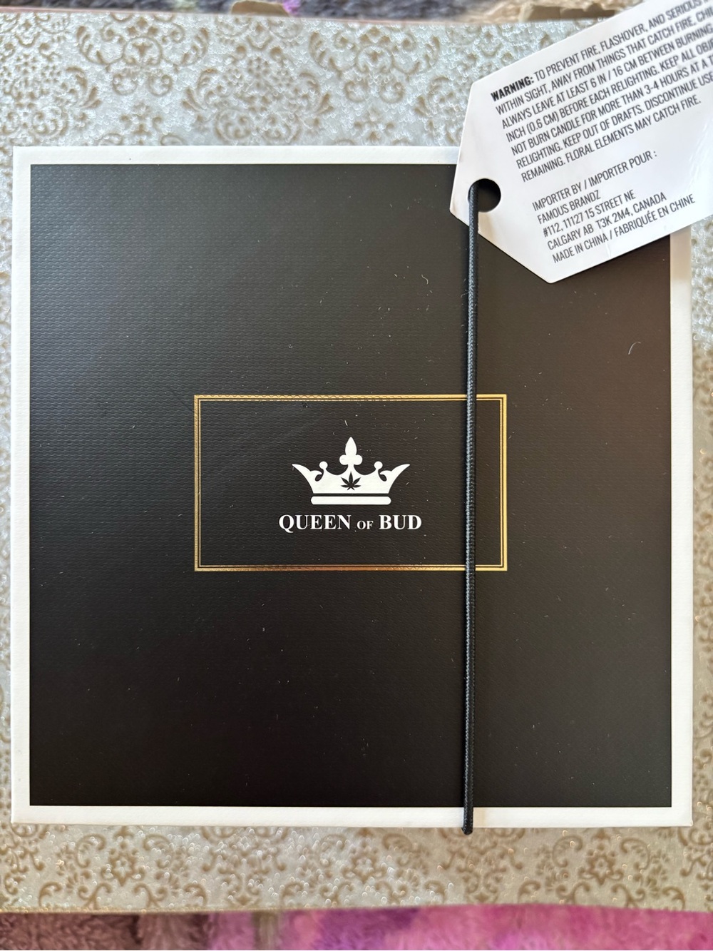 NEW IN BOX GORGEOUS SMELLING CANDLE IN BLACK DECORATIVE BOX